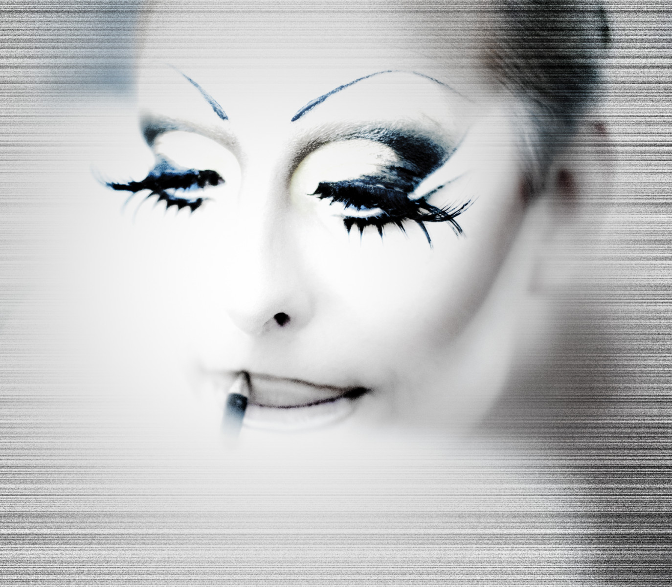 Linda Dubbeldeman + Lines